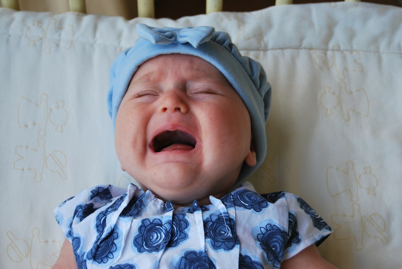 bebê chora muito